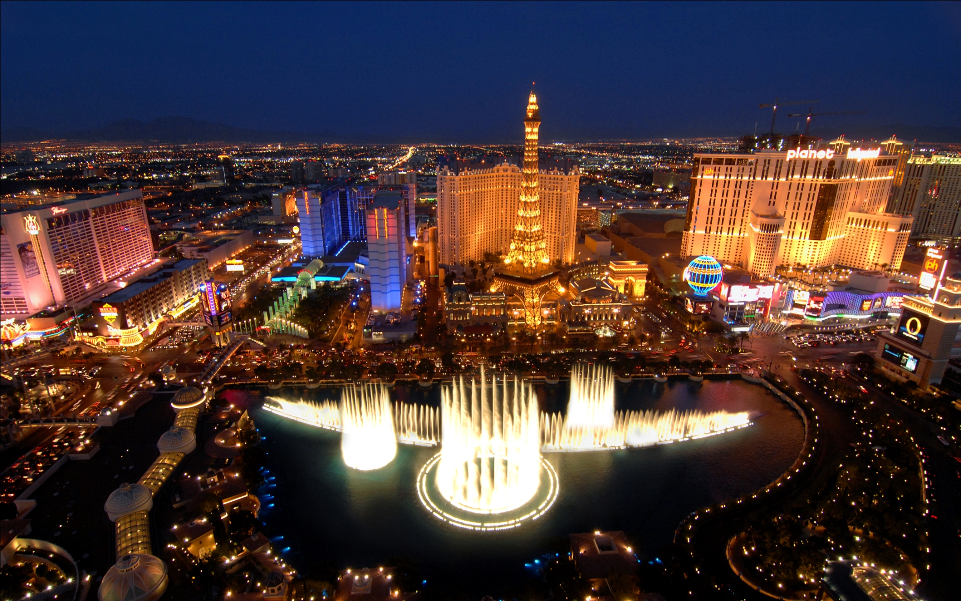 Interior do hotel, lojas e cassino - Picture of Paris Las Vegas